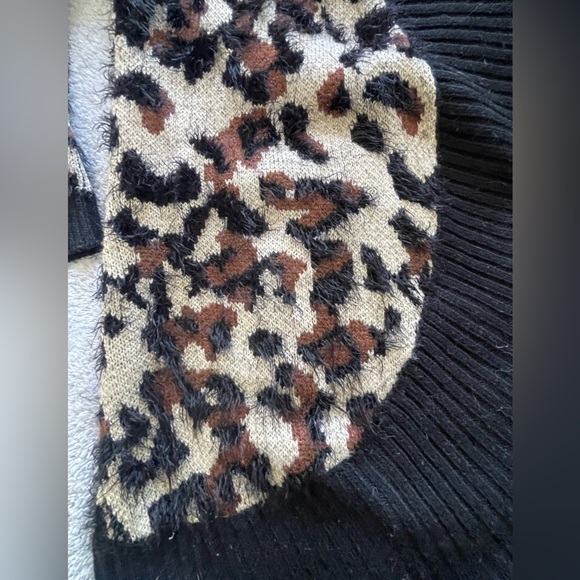 Black Rivet Soft Cardigan - Picture 5 of 6